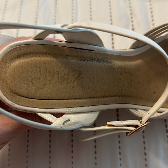 Cute YNot white wedge heels size 8.5! - Picture 4 of 9